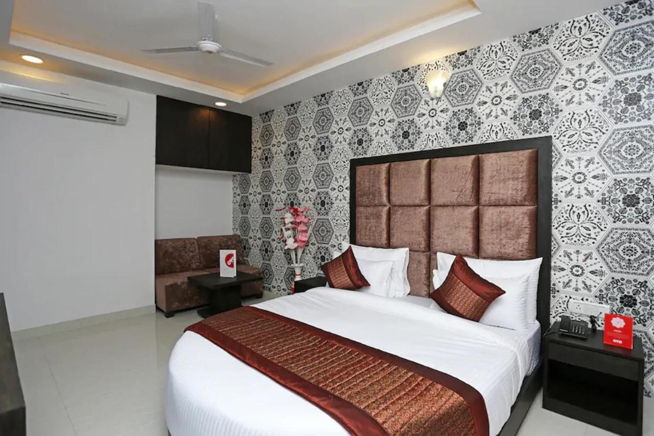 Hotel Grand Belwood Near Delhi Airport Új-Delhi Kültér fotó